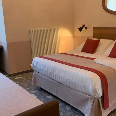 فندق مبيت وإفطار Dimora Del Leone 4*