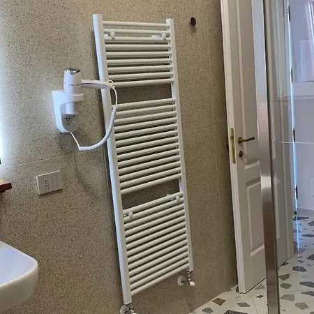 Dimora Del Leone Couette-café 4*